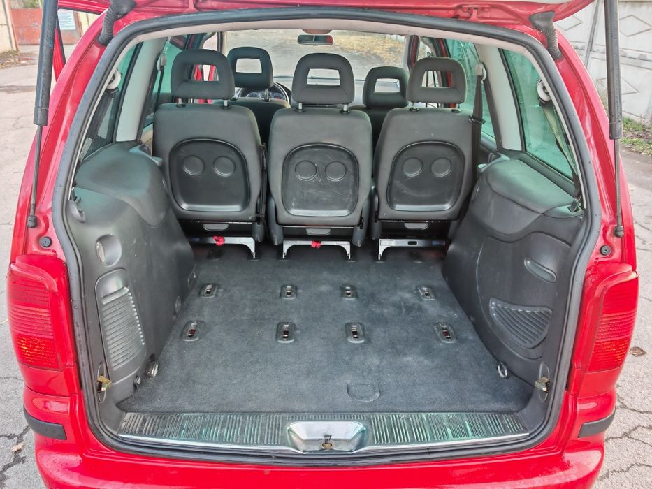 Vând Volkswagen Sharan 1.9 TDI 6+1 TREPTE