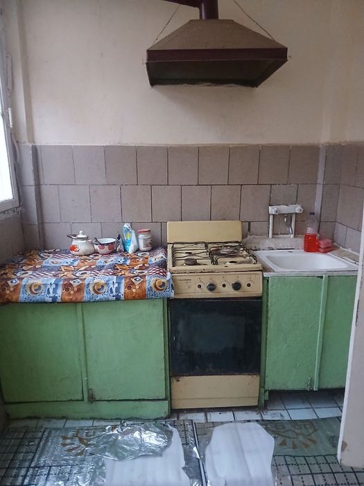 Qarshi shahar viloyat pirakiraturasi yonida