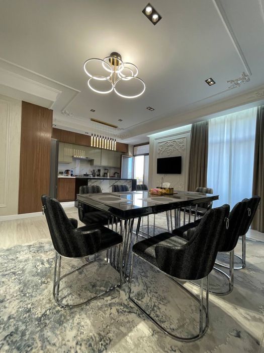 Аренда! Сдаётся новая 4- ком квартира в ЖК Luxury на ц-1 !