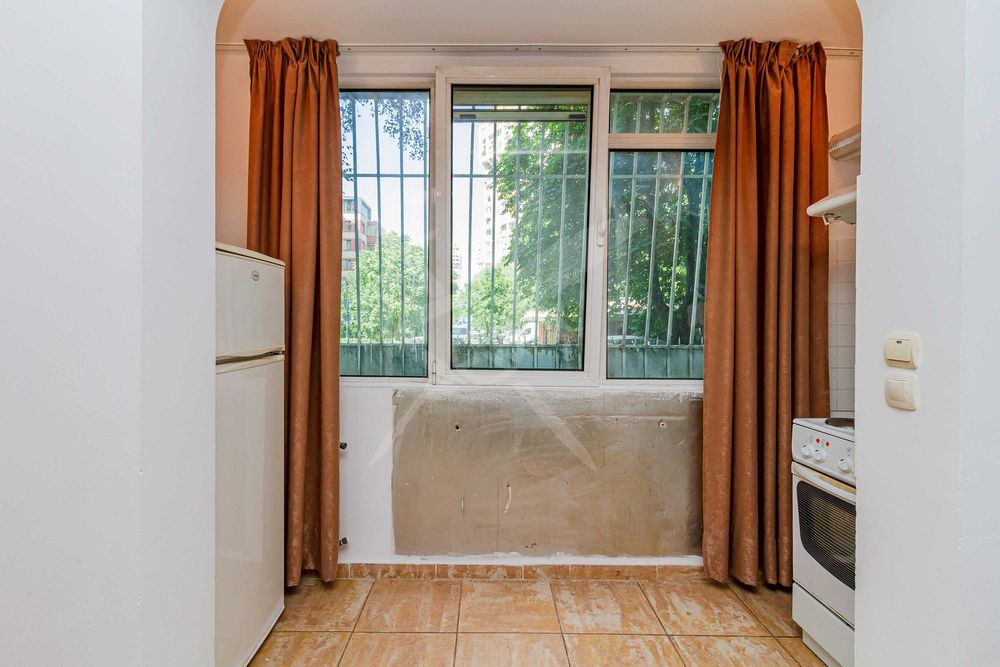 Продава се Тристаен апартамент в София, Света Троица - 88 кв.м за 2046 €/кв.м - Снимка #3