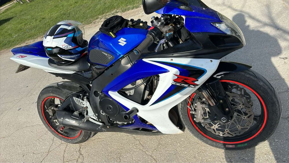 Suzuki GSXR K7 750