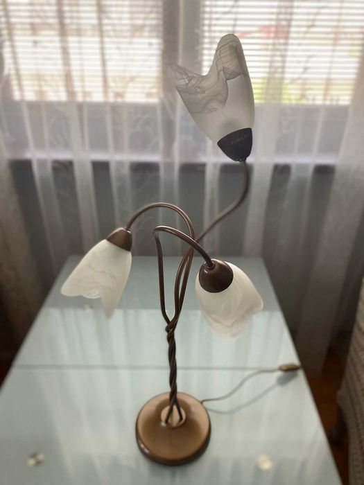 Дизайнерская настольная лампа, новая