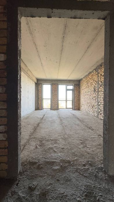 Эшангузар новостройка 140 КВ , квартира коробка