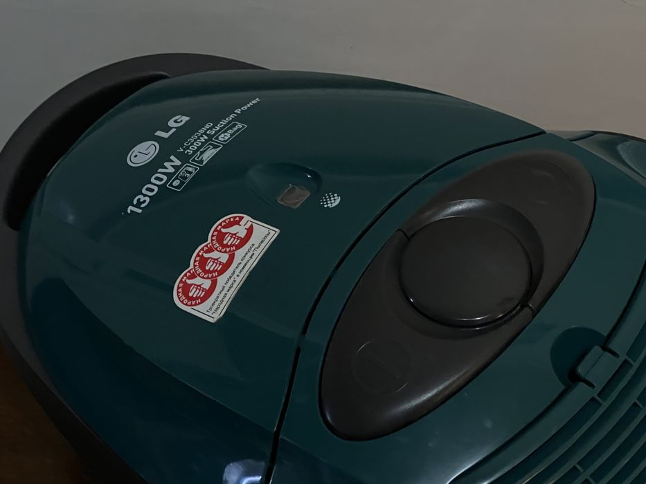 Пылесос LG V-C3038ND