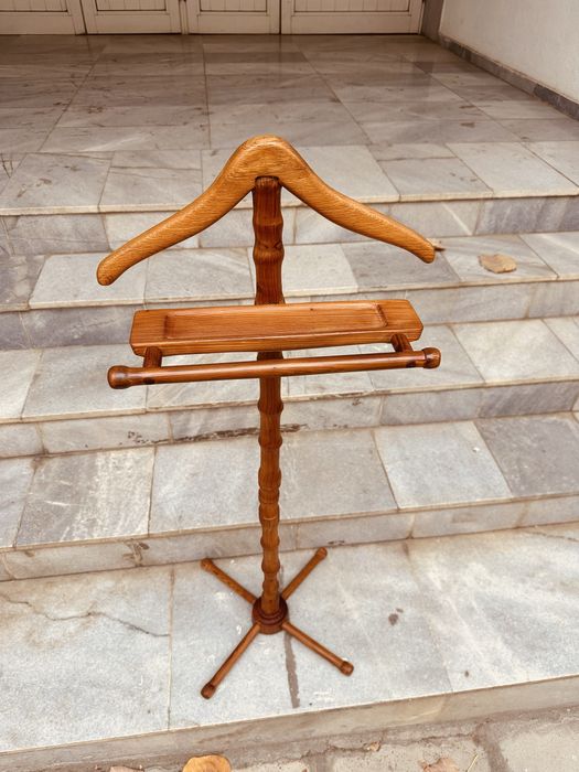 Дървена стойка за дрехи / Valet Stand – винтидж стил