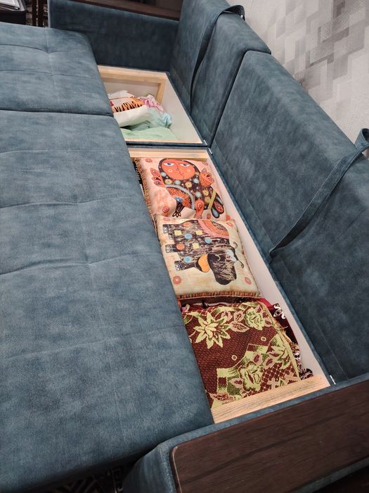 Продам угловой диван трансформер