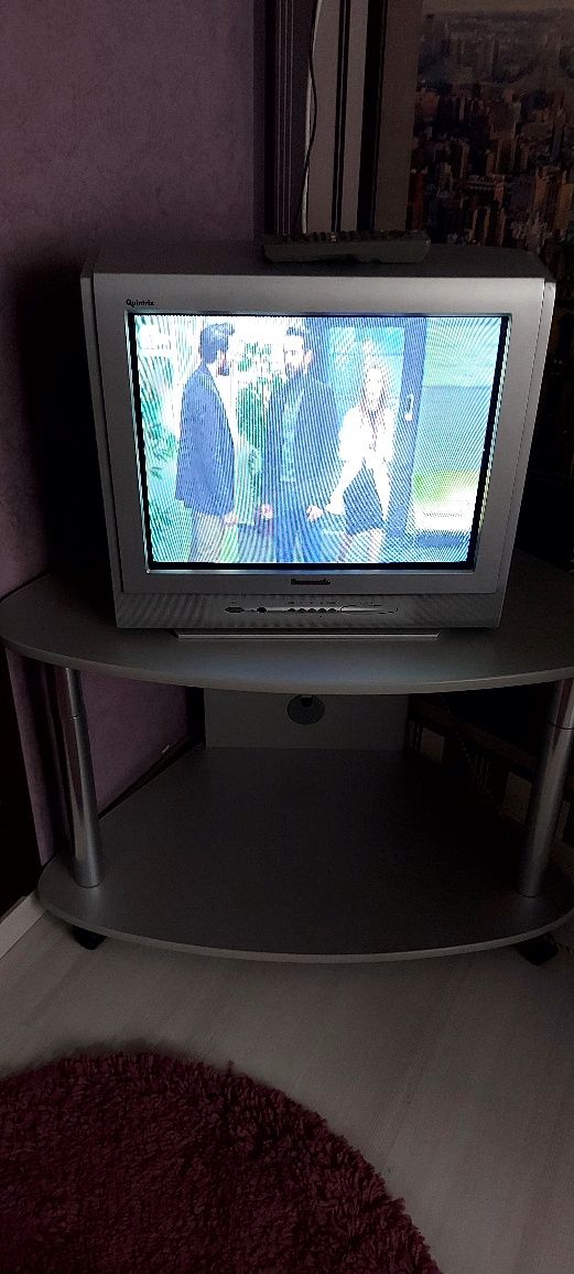 Телевизор Panasonic 21"+ TV масичка
