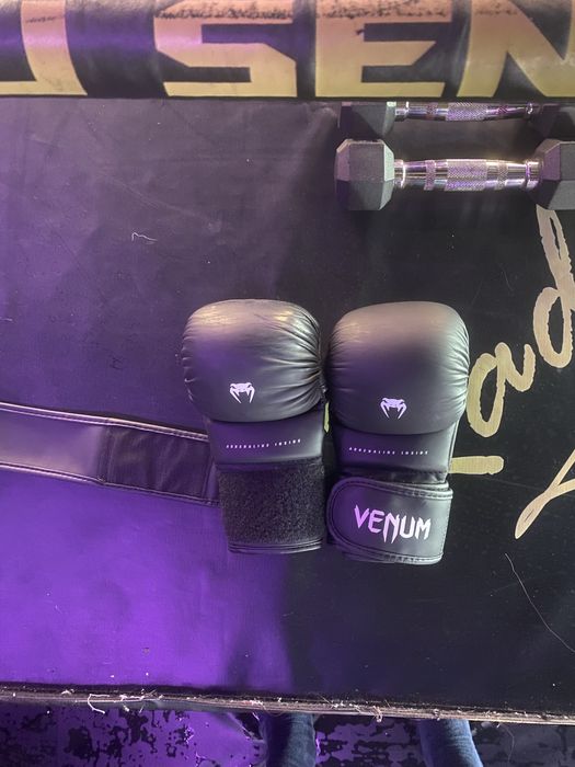 Manusi mma VENUM