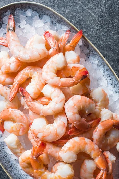 В продаже королевские креветки 1кг. Вареные, очищенные и без головы