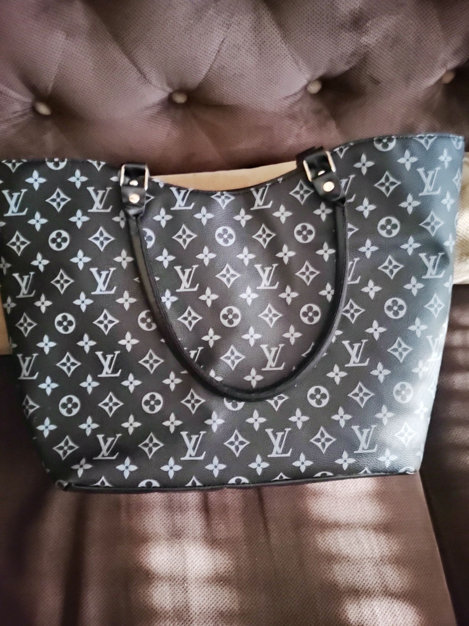 Geanta Louis Vuitton k noua