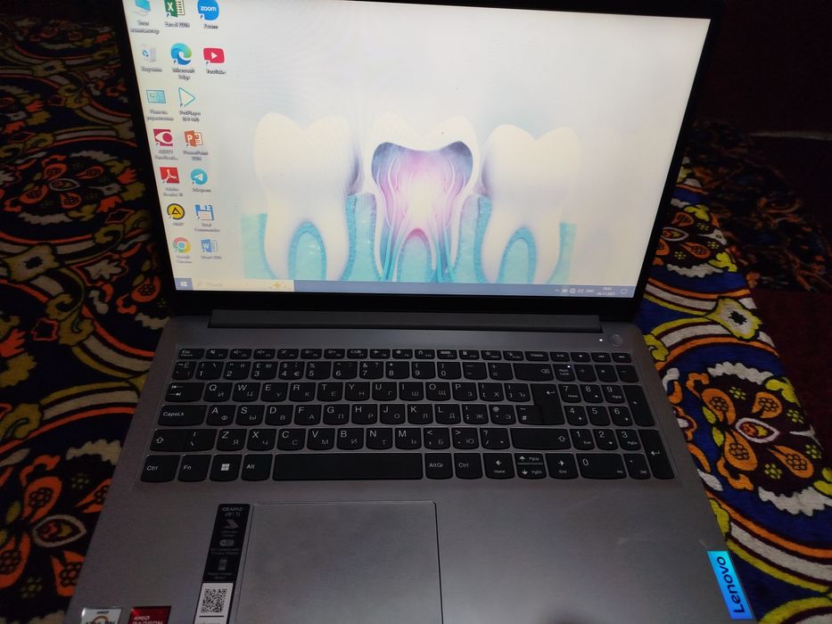 Notebook Lenovo xolati yangi ko'p ishlamagan