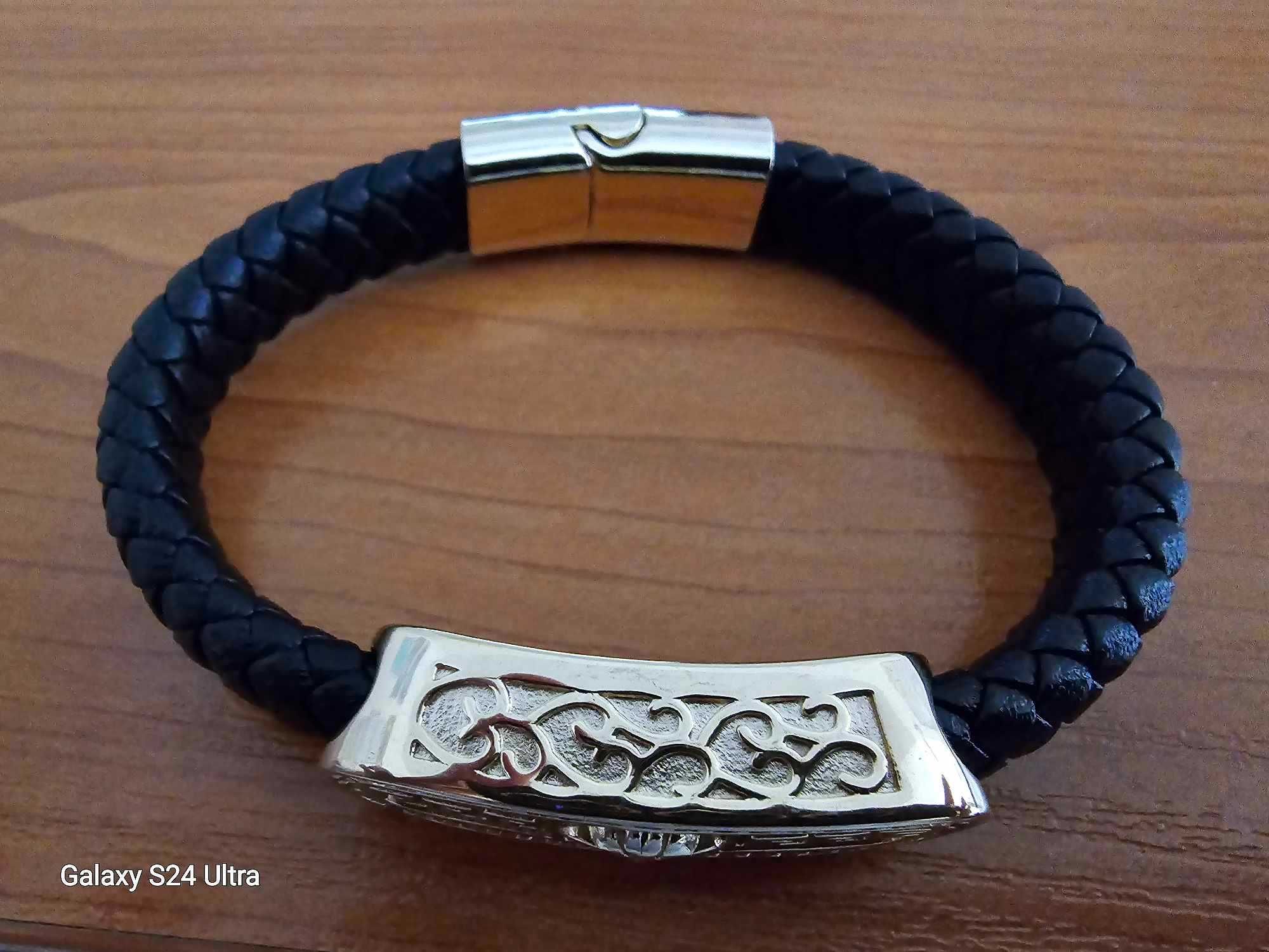 Луксозни мъжки кожени гривни с елементи Версаче