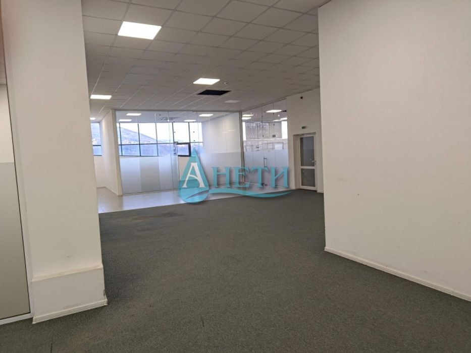 Дава се под наем Офис в София, Кръстова вада - 900 кв.м за 4500 € - Снимка #3