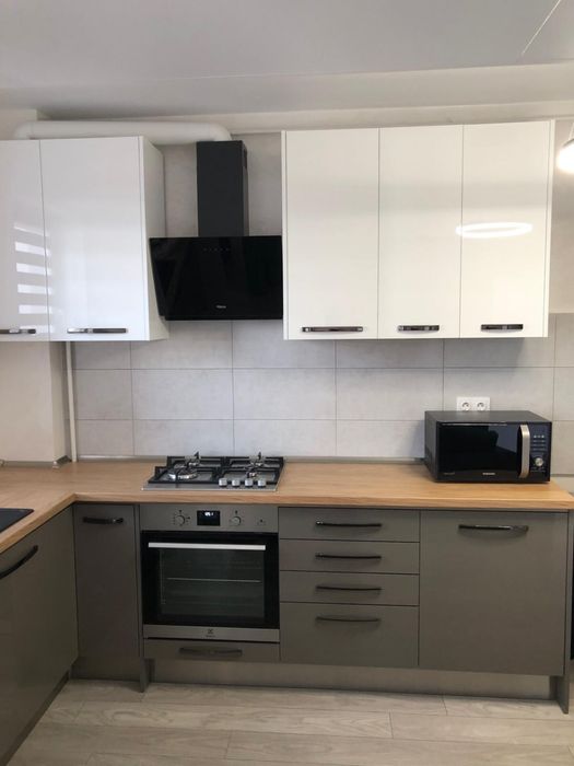 PROPRIETAR inchiriez ap.1 camera Complex Maurer cu loc de parcare