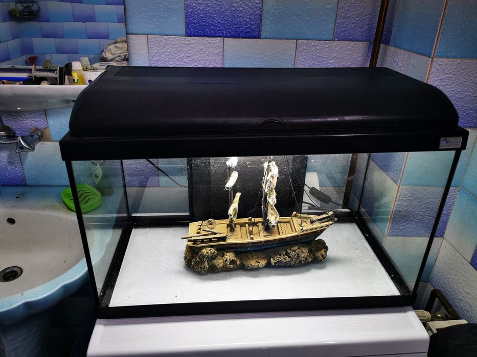 Vand acvariu Aquatlantis 60x30x30cm echipat complet