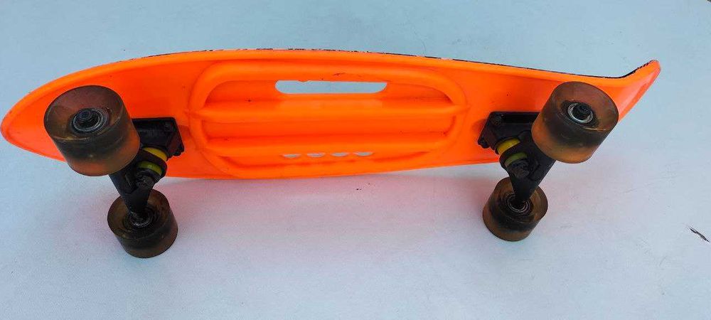 Продается скейтборд б/у.