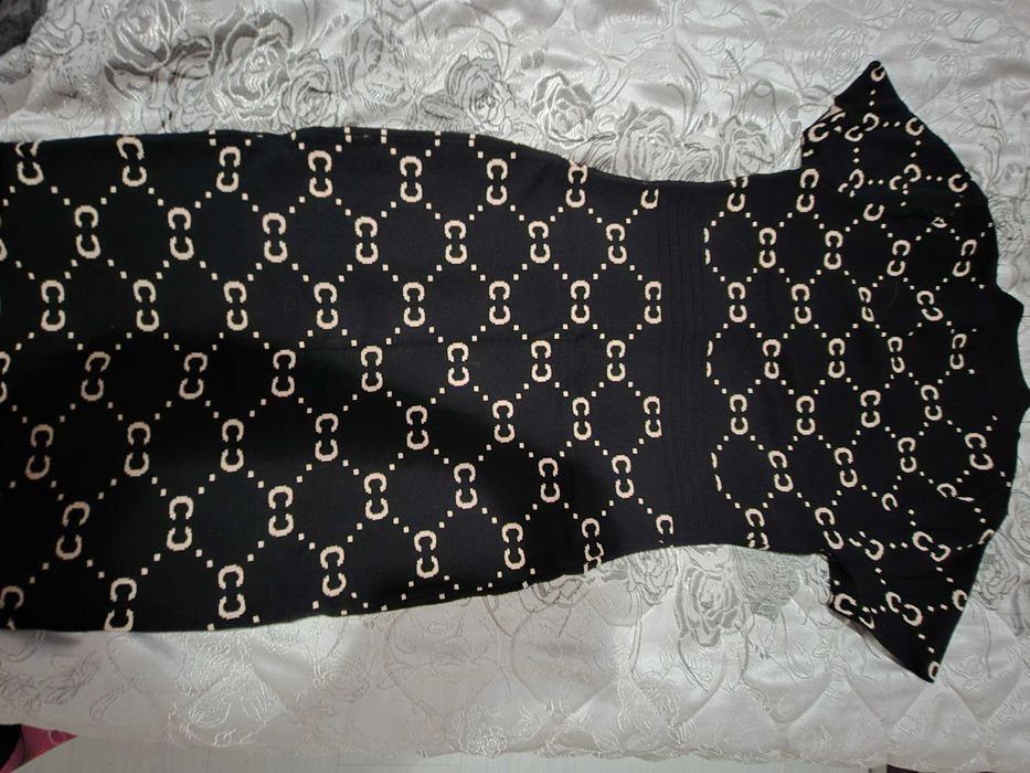 Рокля от страхотна материя машинно плетиво