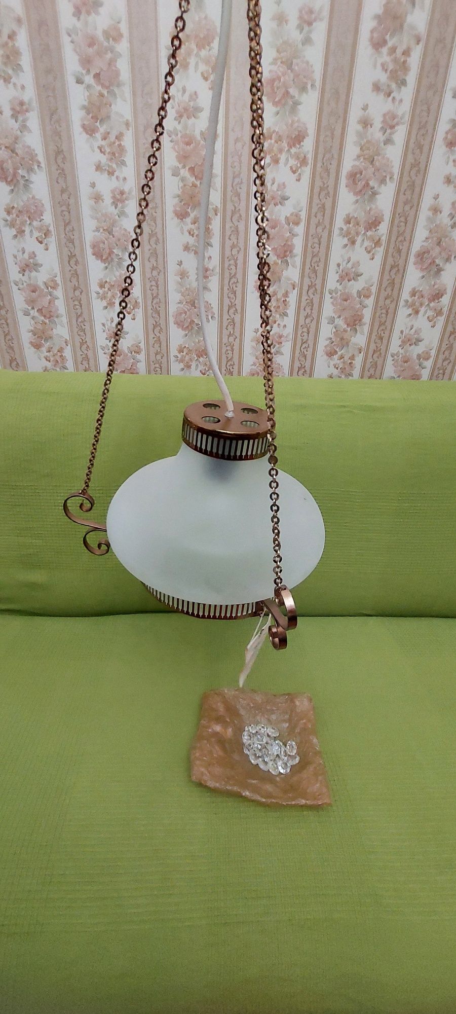 Люстра новая, Миконд
