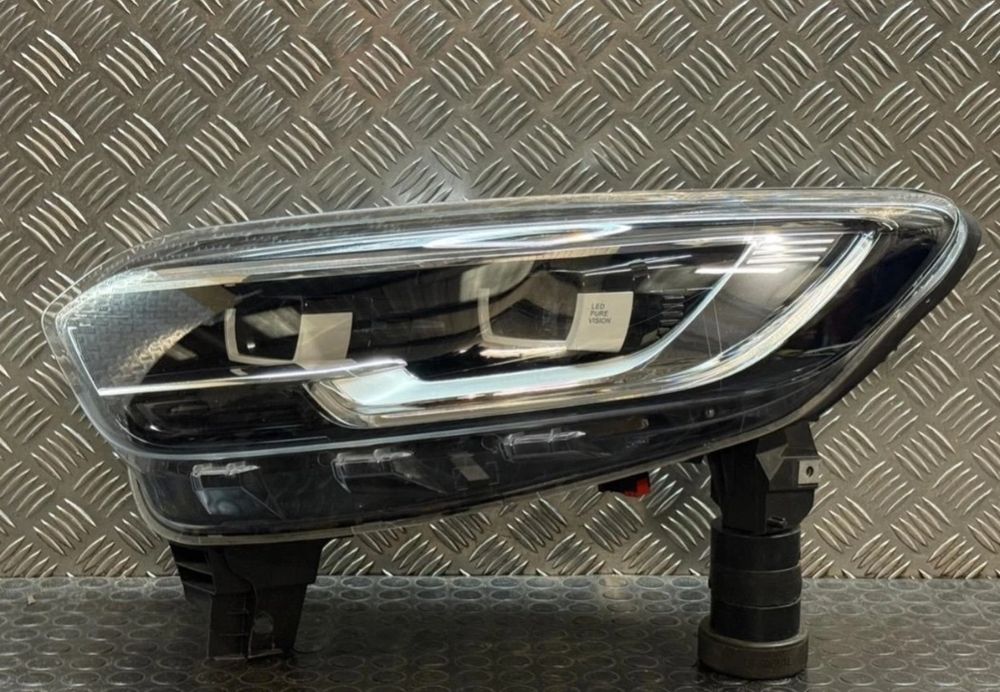 Far stanga Pure Led Renault Kadjar