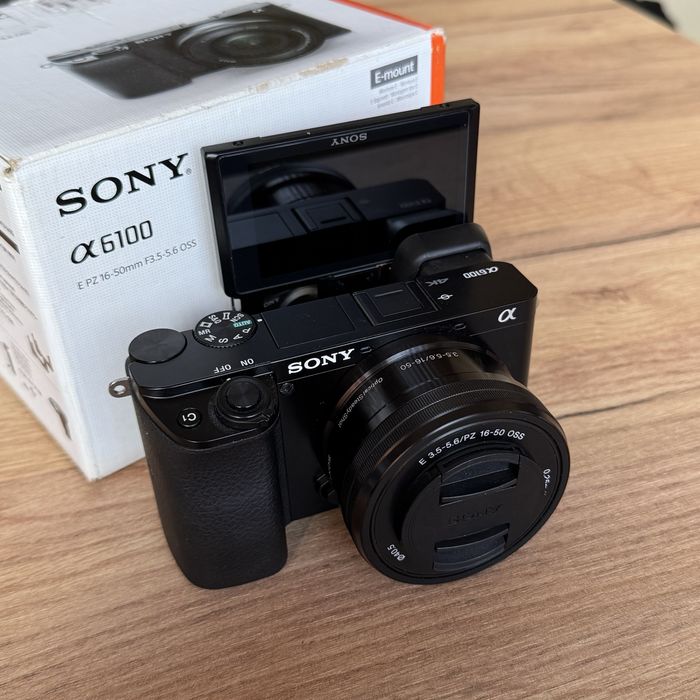 Sony A6100 + обектив Sony SEL 16-50mm f/3.5-5.6 PZ