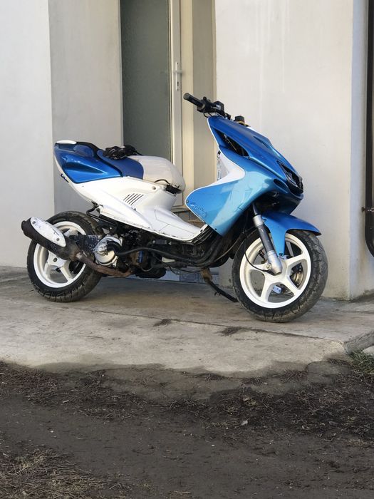 Vand yamaha aerox de 80cc functional