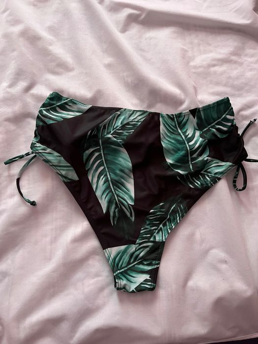 Флорален бански костюм