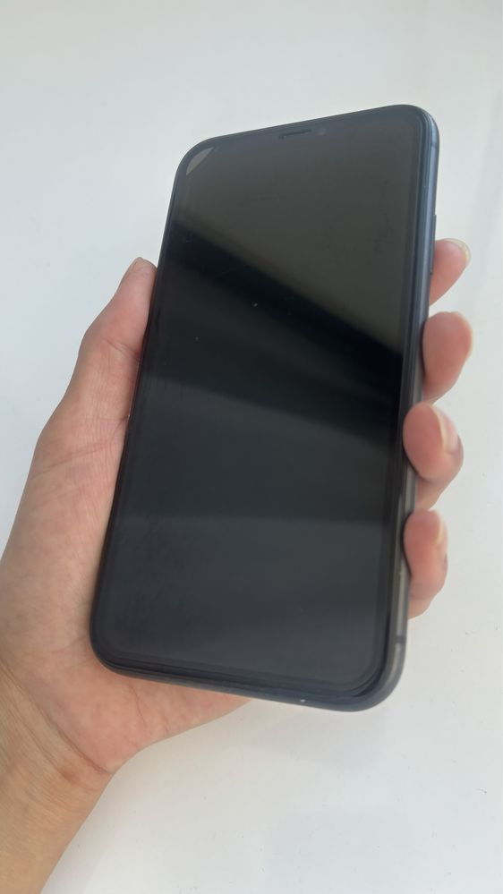 iPhone 11 черный 128 ГБ