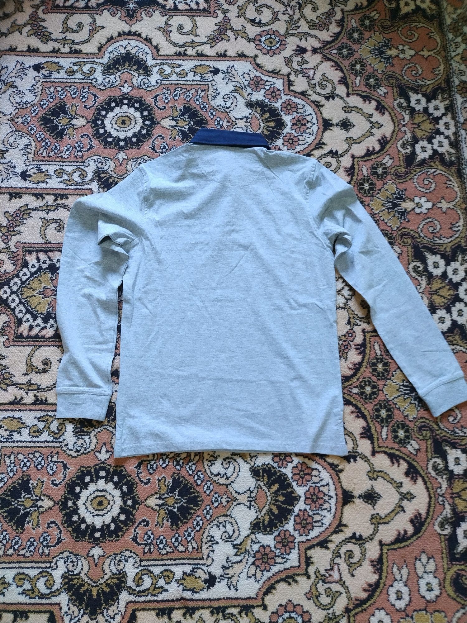 S. Nou. Tricou (bluză cu mâneci lungi) gen polo