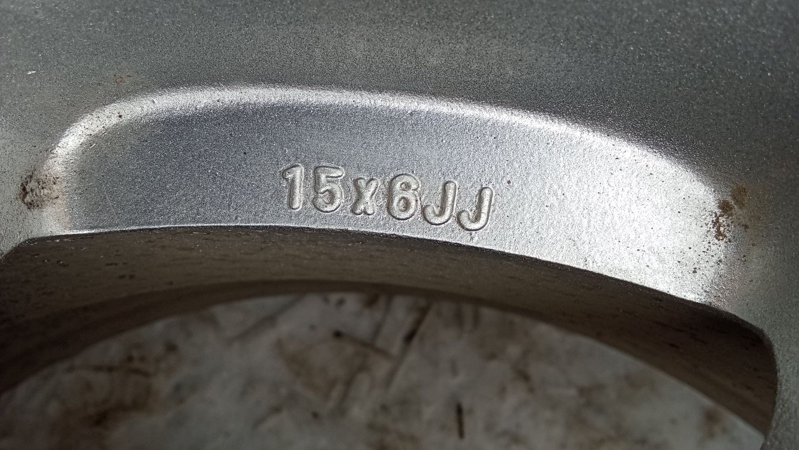 Продаются диски литые на 1 5 Тойота