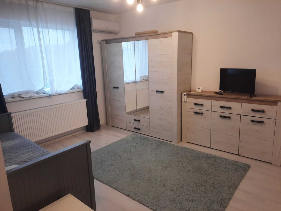 Inchiriez garsoniera Militari Residence