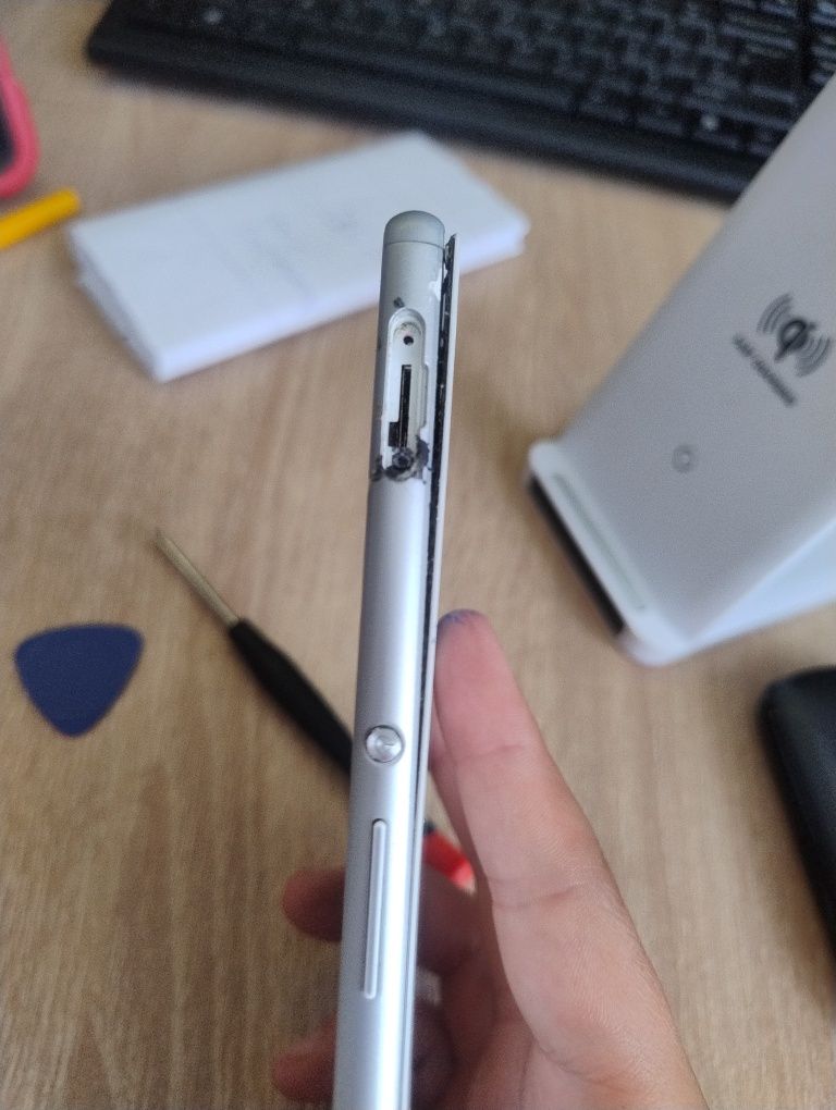 Sony Xperia Aqua M4 Работещ без батерия