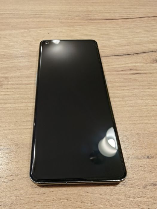 Oneplus 11 зелен 16/256 + 3 кейса