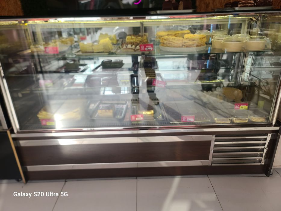 Ветрина торт перожни