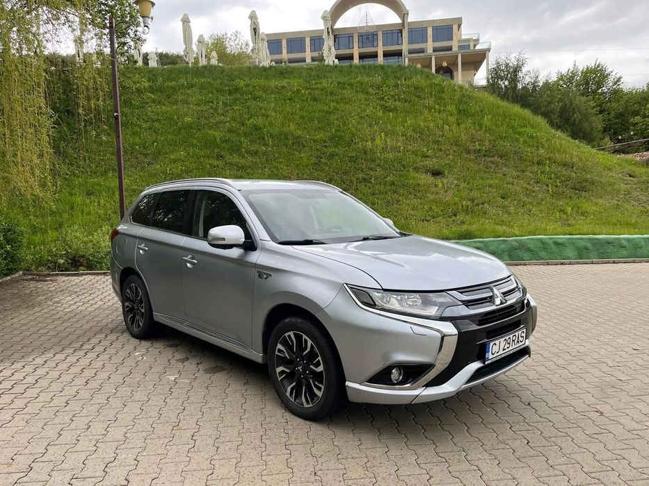 Mitsubishi Outlander Outlander PHEV_upgrade baterie(2022)_InStyle 4x4