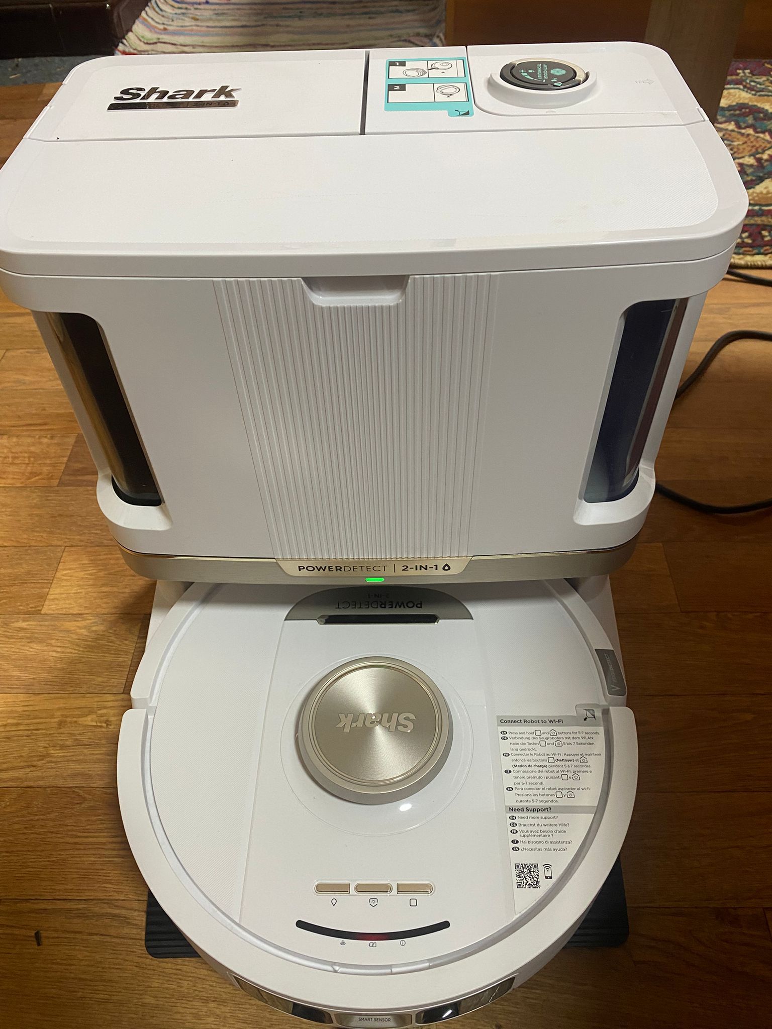 Shark PowerDetectPro 2în1 – Robot aspirator cu mop stație automată alb