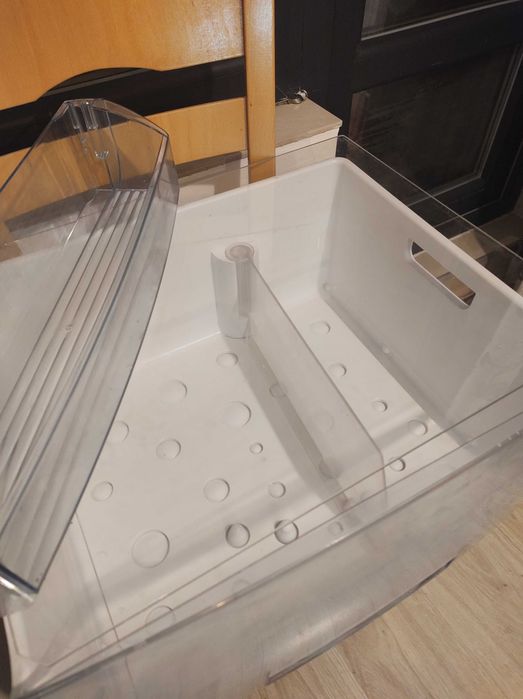 Чекмедже за зеленчуци за хладилник AEG Електролукс Санто