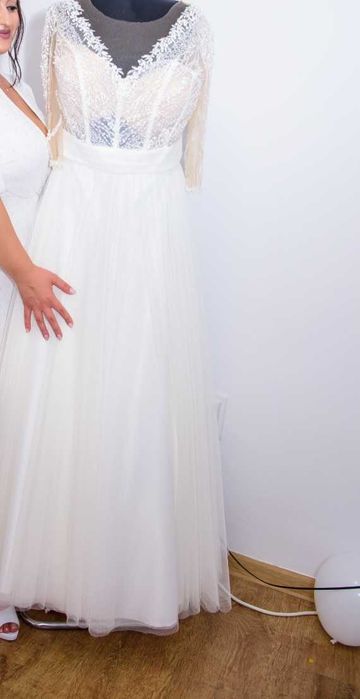 Vand rochie de mireasa