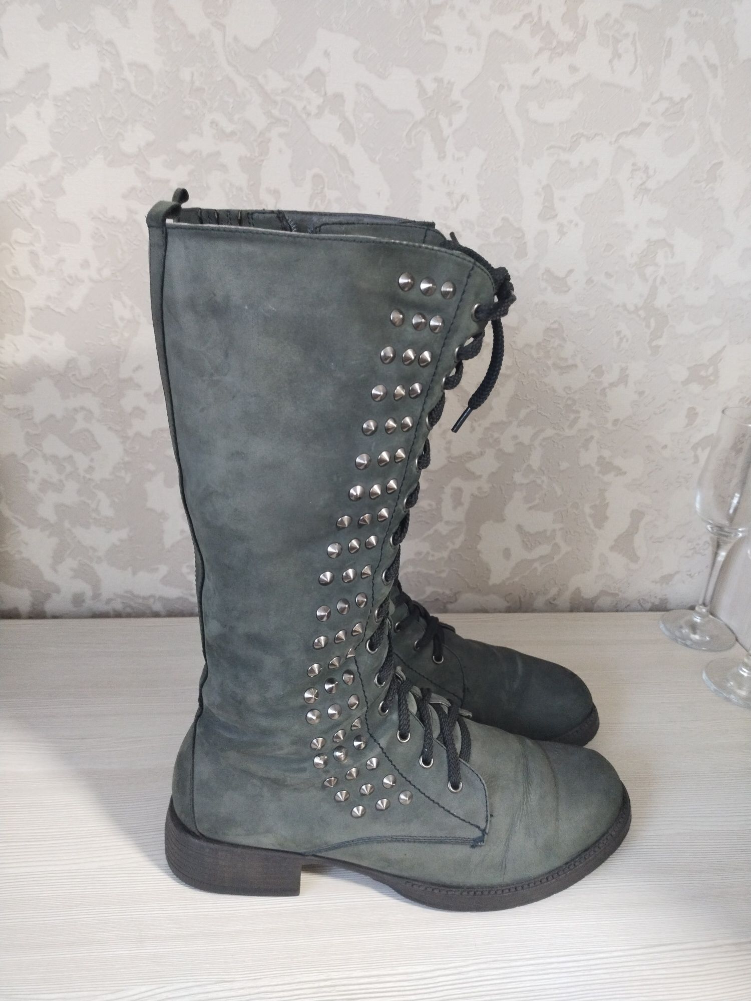 Продам зимние сапоги 40р