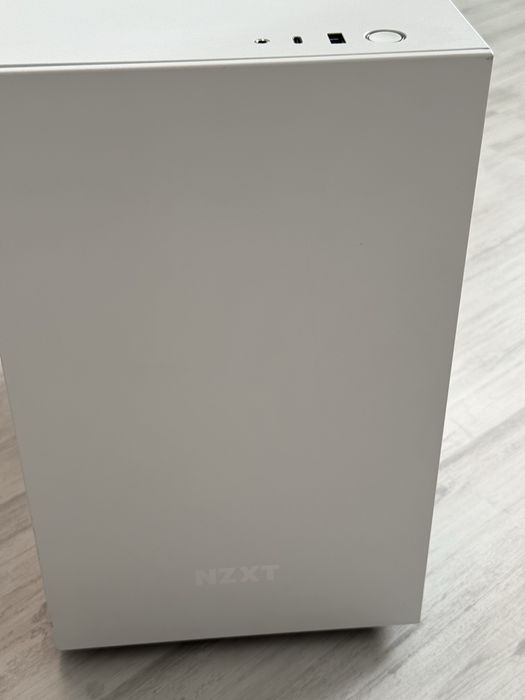 NZXT H210 carcasa alba de calculator albă cu fereastră de sticlă