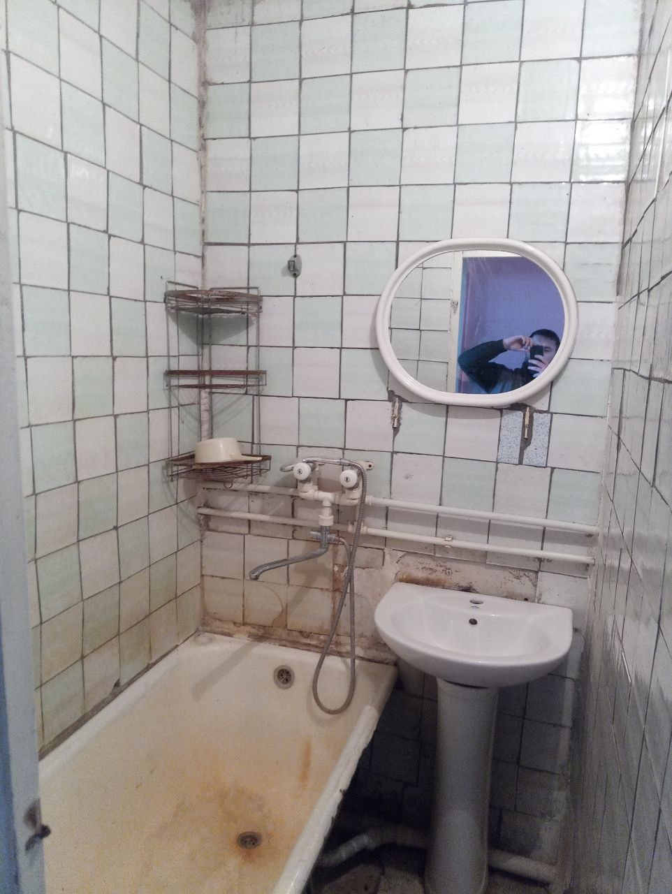 Продаётся 4х комнатная квартира. Недорого!