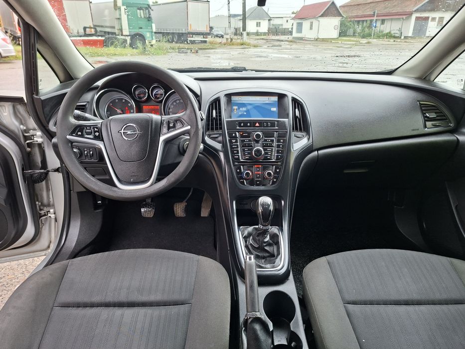 Opel Astra J an 2013