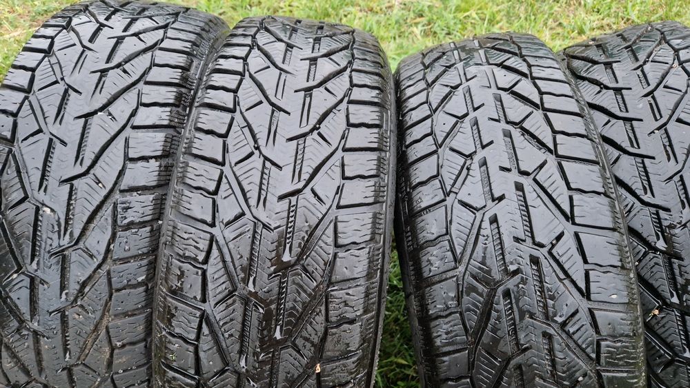 Set anvelope iarna 215/65 R16