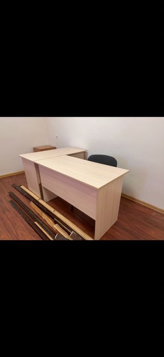 Продам столы 2 штуки