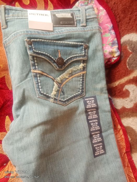 Продам джинцы женские.