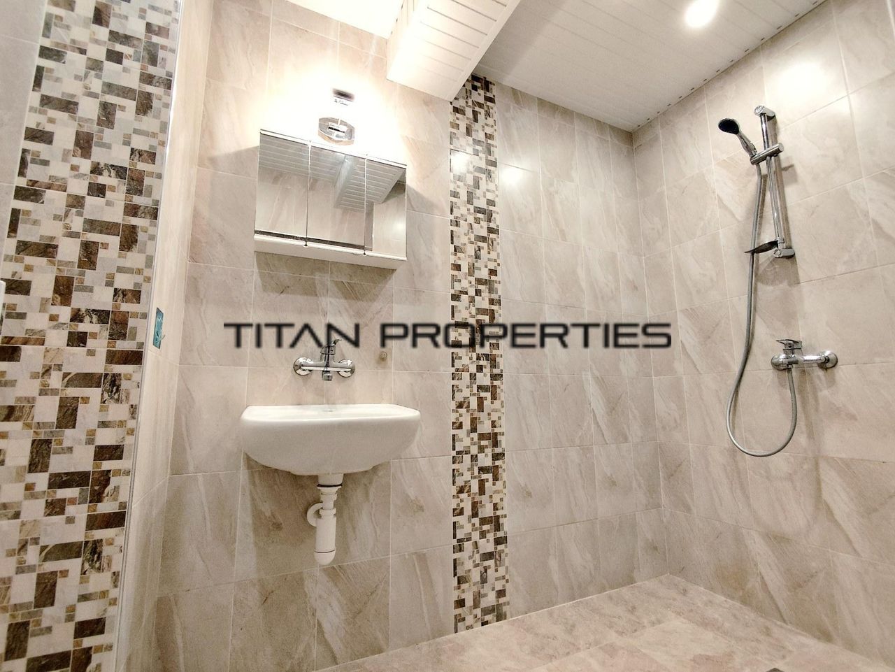 Продава се Двустаен апартамент в Бургас, Славейков - 76 кв.м за 1573 €/кв.м - Снимка #3
