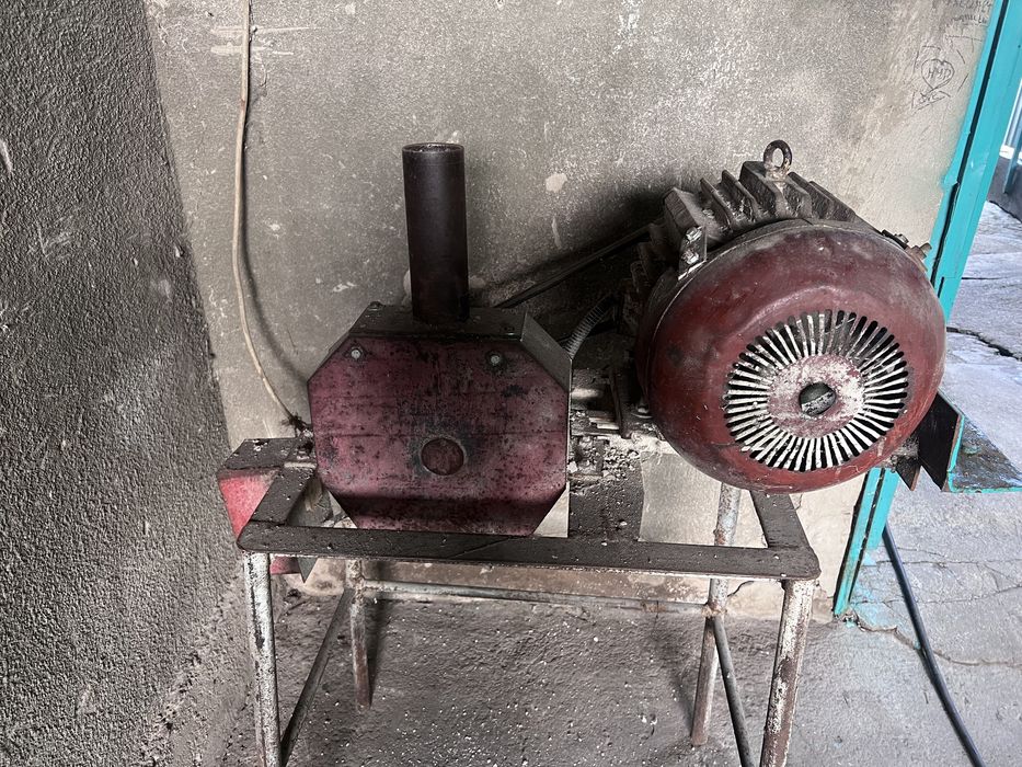 Продам молотковую Дробилку 3 фазка