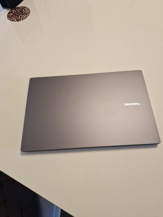 Laptop samsung galaxy book 4