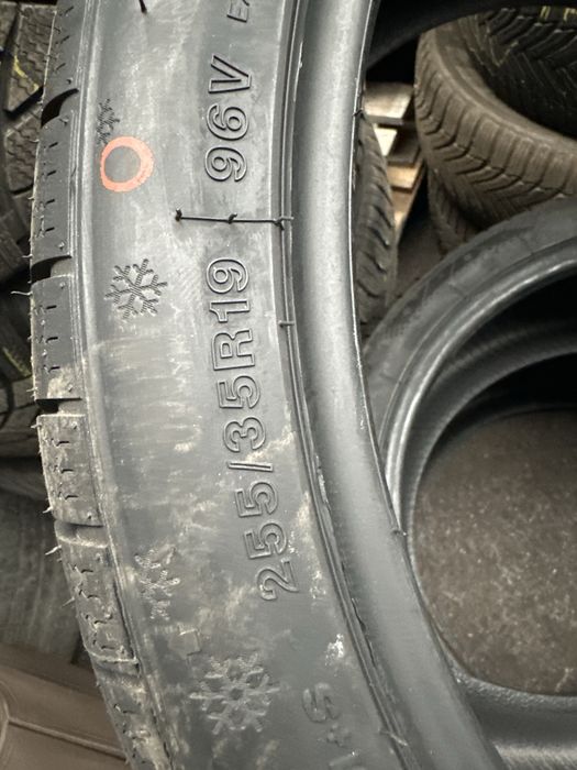 255/35/19  APLUS  140 лв