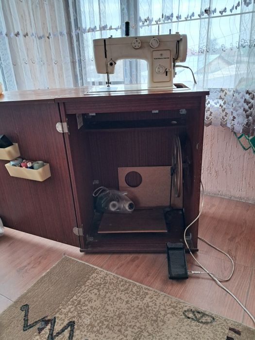 Продам тумбочку из под швейной машинки