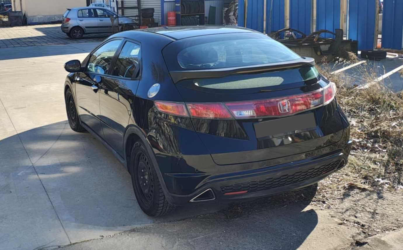 Продавам Honda Civic 8gen